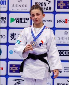 Lire la suite à propos de l’article Juillet 2024 – Mathilde vice-championne d’Europe à Sofia au bout d’une journée sans fin.