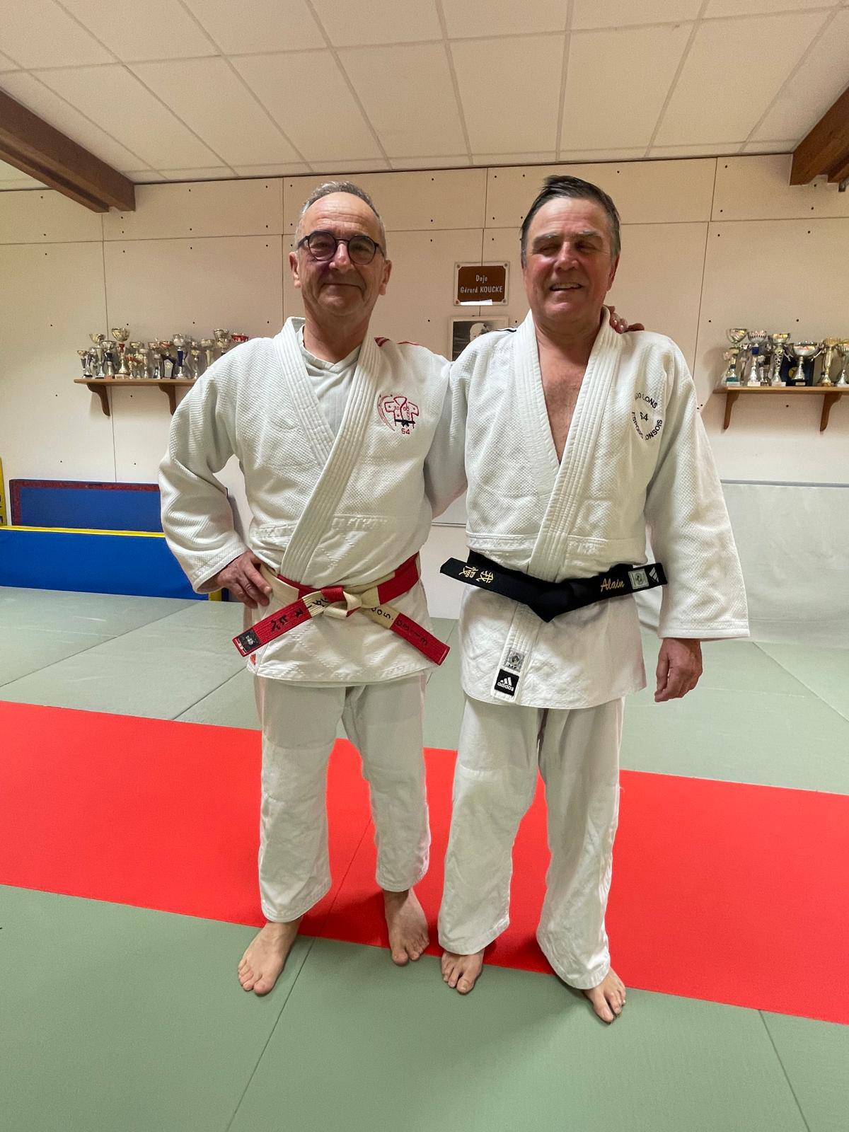 You are currently viewing Janvier 2026 – Bravo à notre doyen Alain Baudore qui obtient sa ceinture noire !